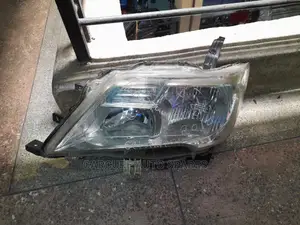 Nissan Serena 2012 Headlights