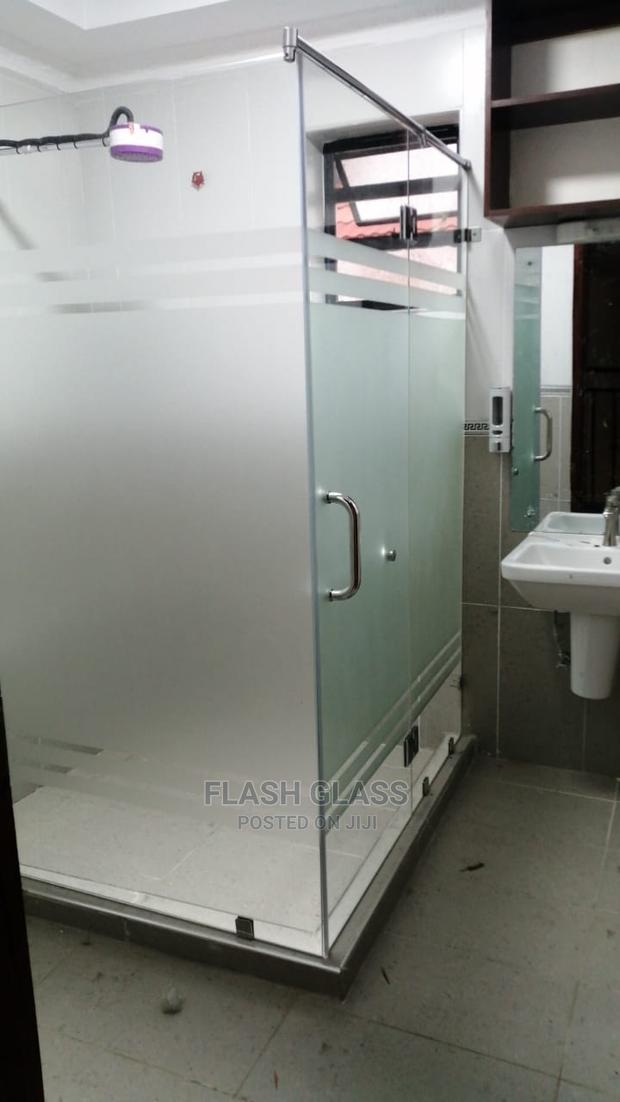 Shower Cubicle - thumbnail 4