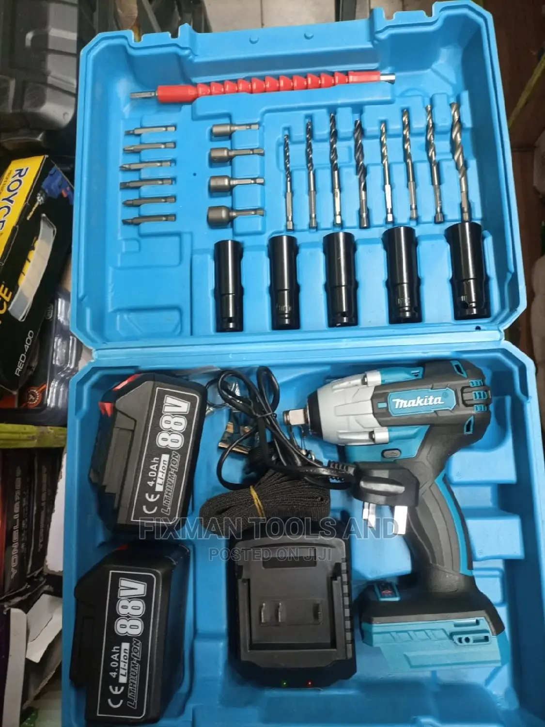 Powerful Impact Wrench, Makita 88 Volts Set With Accessories