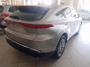 Toyota Harrier 2.0 4WD 2020 Gray