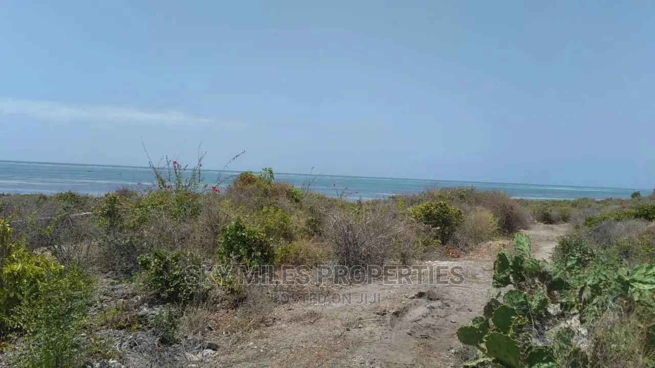 4.5 Acres Sandy Beach on Sale at Malindi.