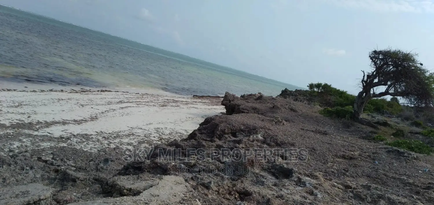 4.5 Acres Sandy Beach on Sale at Malindi.