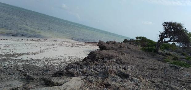4.5 Acres Sandy Beach on Sale at Malindi. - thumbnail 11