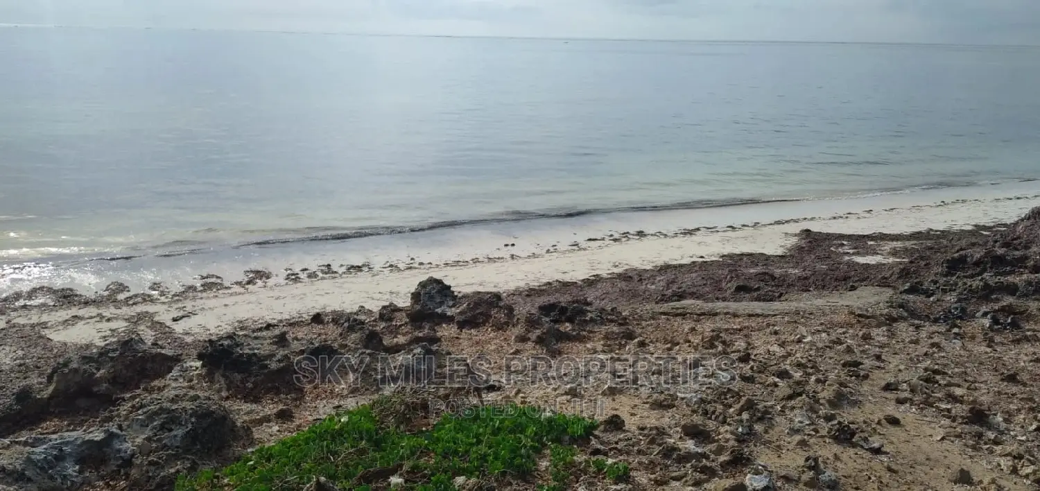 4.5 Acres Sandy Beach on Sale at Malindi.