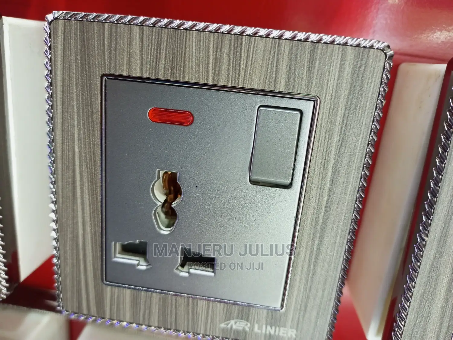 Executive Single Socket