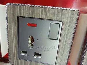 Executive Single Socket