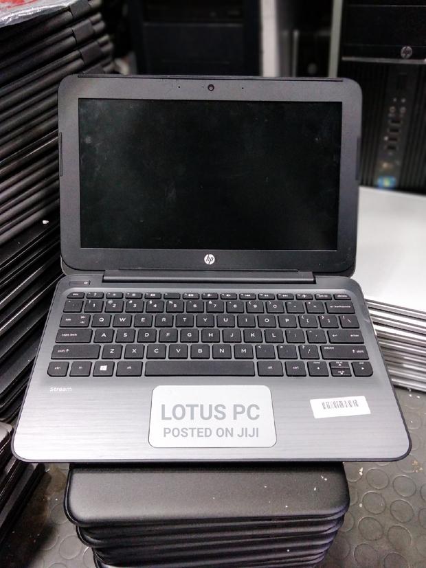 Laptop HP Stream Laptop 4GB Intel Celeron SSD 60GB - main view
