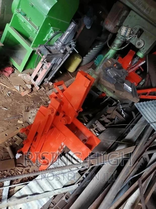 Heavy-Duty Guage High Quality Interlocking Machines - main view