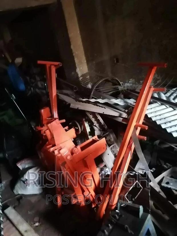 Heavy-Duty Guage Great Interlocking Machines - main view