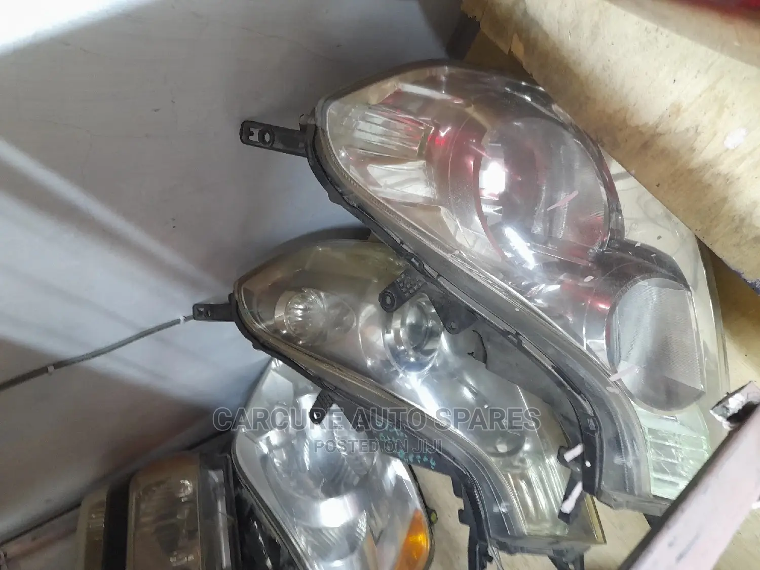 Nissan Wingroad Y12 Headlights