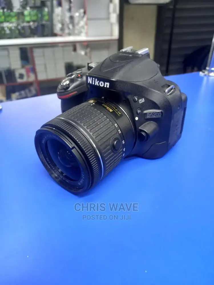 Nikon D5200 Flip Camera