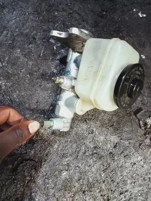 Brake Master Cylinder Toyota Hillux