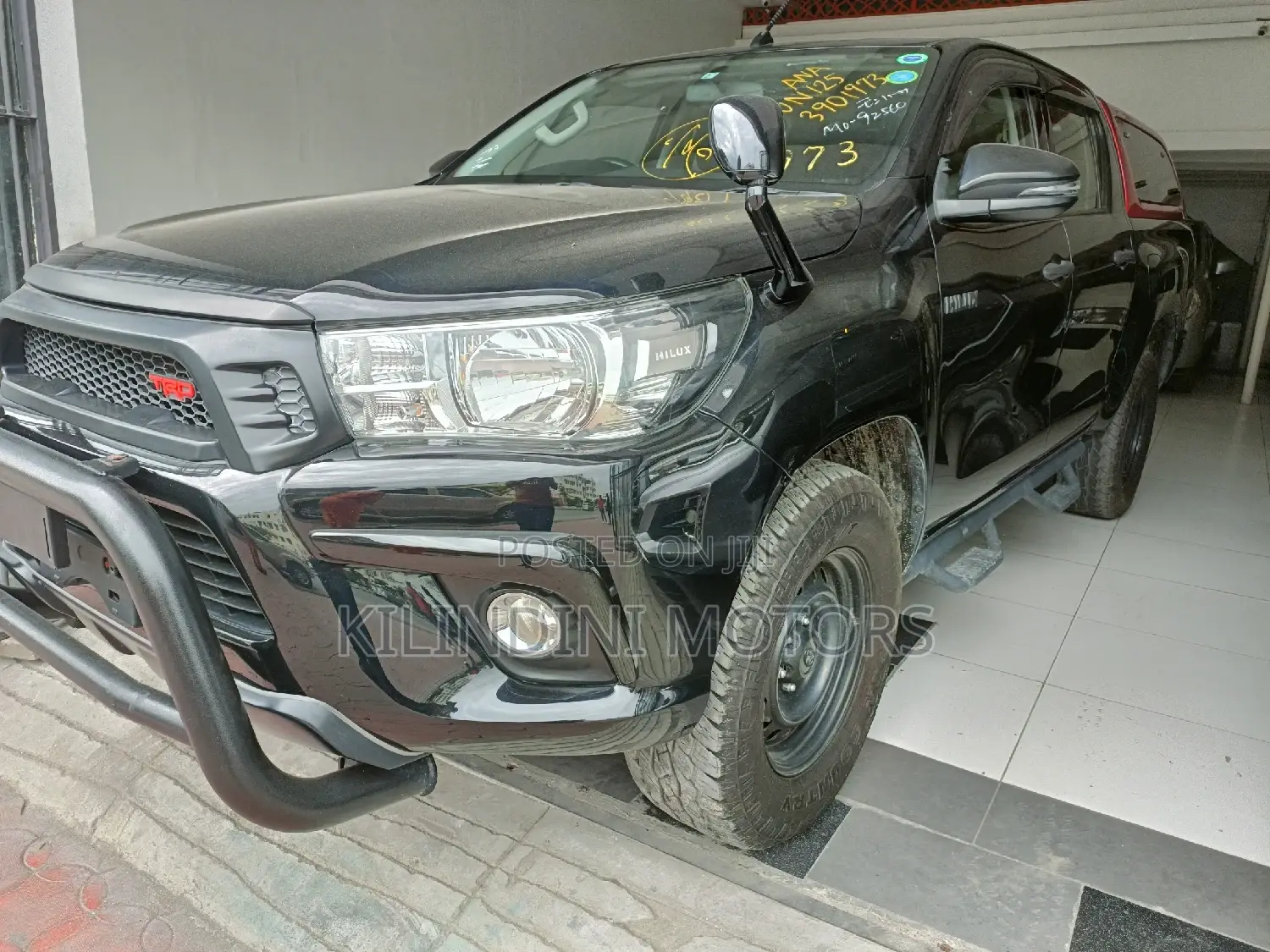 Toyota Hilux 2016 Black