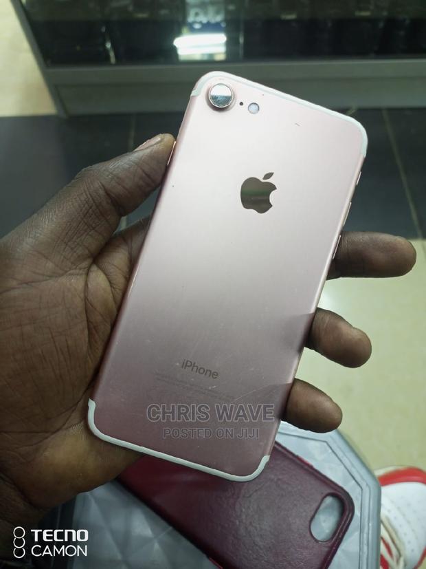 Apple iPhone 7 32 GB Gray - thumbnail 3