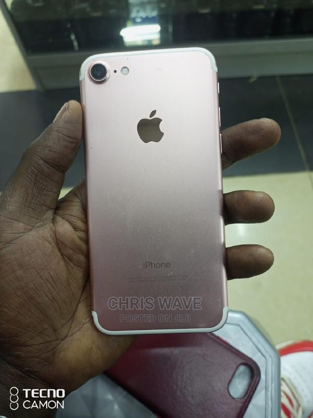 Apple iPhone 7 32 GB Gray - thumbnail 4