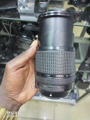 Nikon 18-140mm