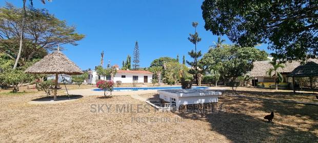 Fully Furnished 5 Bedroom Villa Available for Short Stay - thumbnail 4