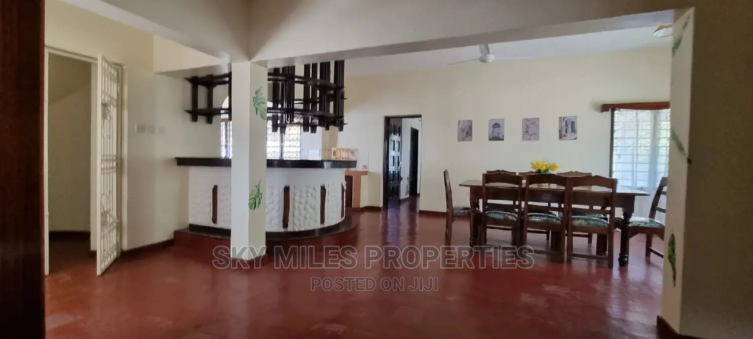 Fully Furnished 5 Bedroom Villa Available for Short Stay