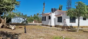 Fully Furnished 5 Bedroom Villa Available for Short Stay