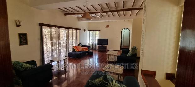 Fully Furnished 5 Bedroom Villa Available for Short Stay - thumbnail 12