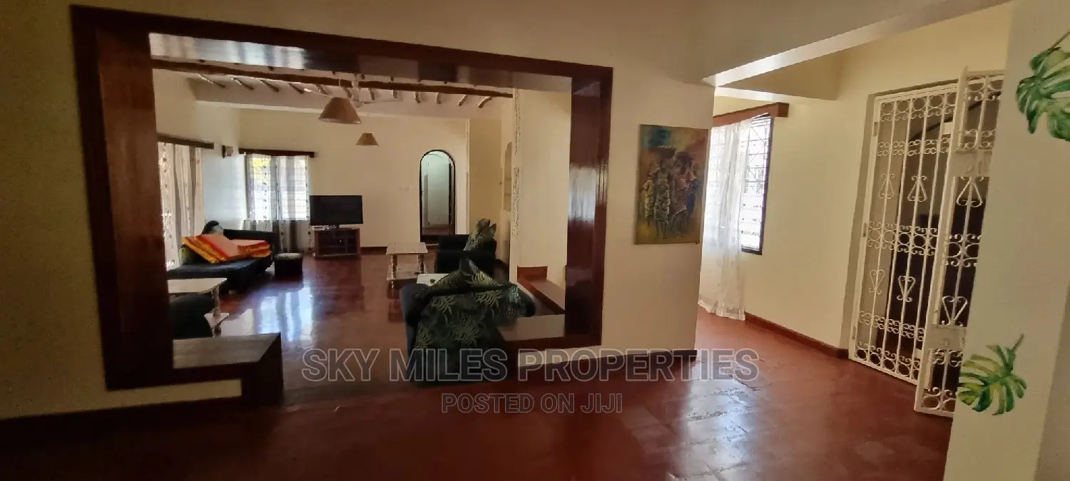 Fully Furnished 5 Bedroom Villa Available for Short Stay
