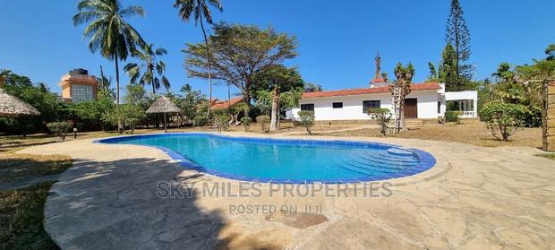 Fully Furnished 5 Bedroom Villa Available for Short Stay - thumbnail 17