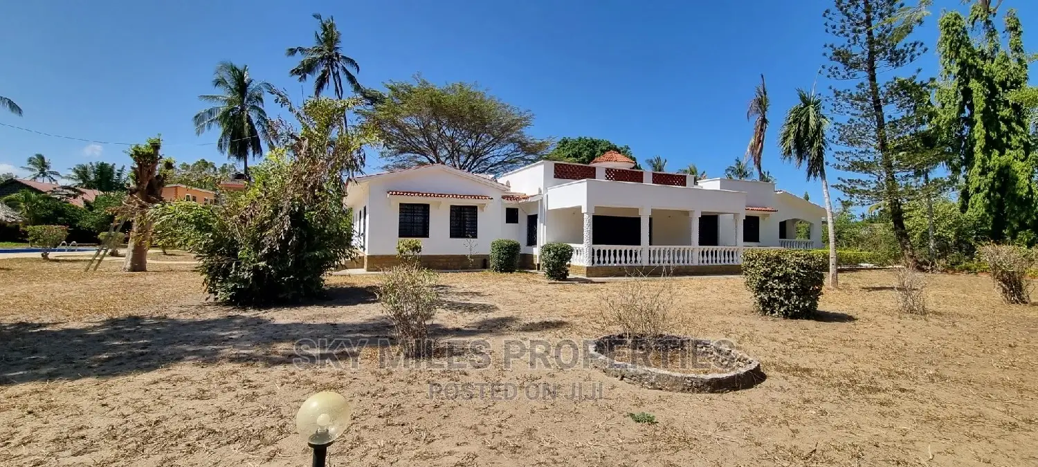 Fully Furnished 5 Bedroom Villa Available for Short Stay