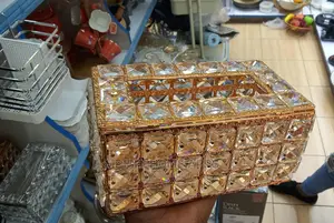 Crystal Servittes Holder Box