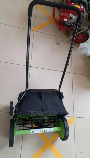 Manual Lawn Mower With Double Wheels