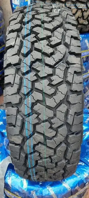 235/65 R17 Comfoser Tyre A/T