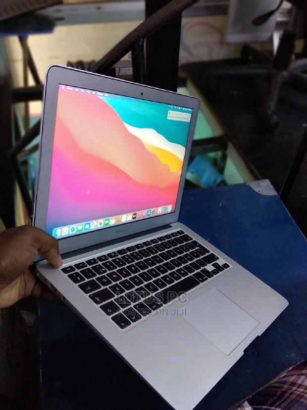 Laptop Apple MacBook 2017 8GB Intel Core I5 SSD 256GB - main view