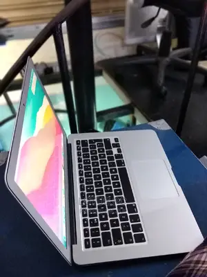 Laptop Apple MacBook 2017 8GB Intel Core I5 SSD 256GB