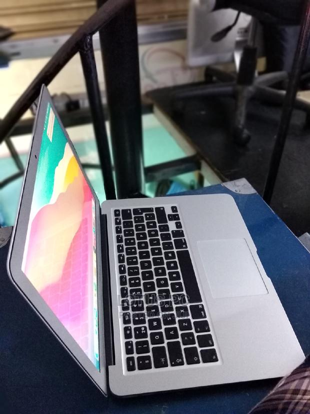 Laptop Apple MacBook 2017 8GB Intel Core I5 SSD 256GB - thumbnail 2