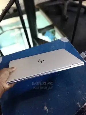 Laptop HP EliteBook 1030 8GB Intel Core I5 SSD 256GB
