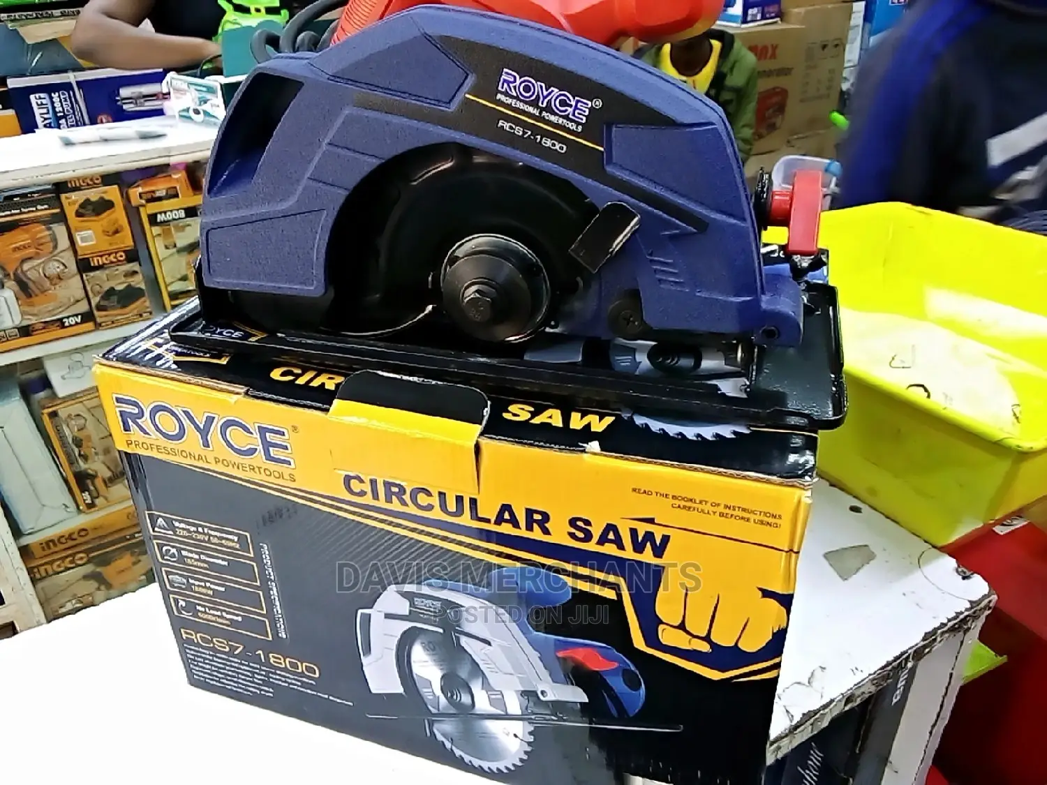 Royce Circular Saw With a Blade
