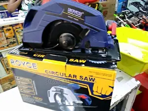 Royce Circular Saw With a Blade