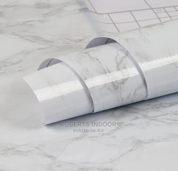 White Detailed Marble Contact