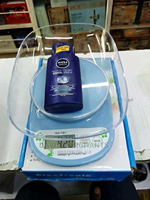 Small Weighing Scale - thumbnail 2