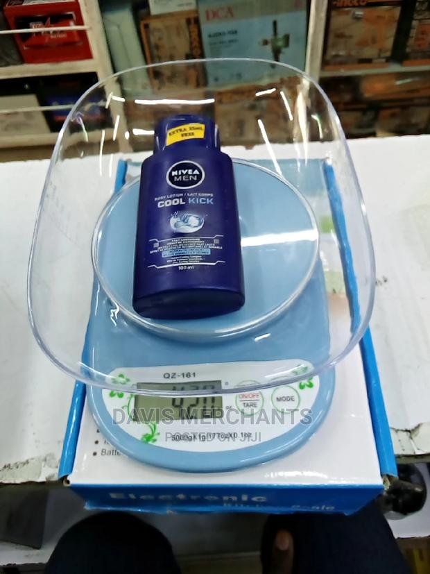 Small Weighing Scale - main view