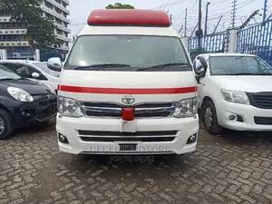 Toyota Hiace 9l Ambulance