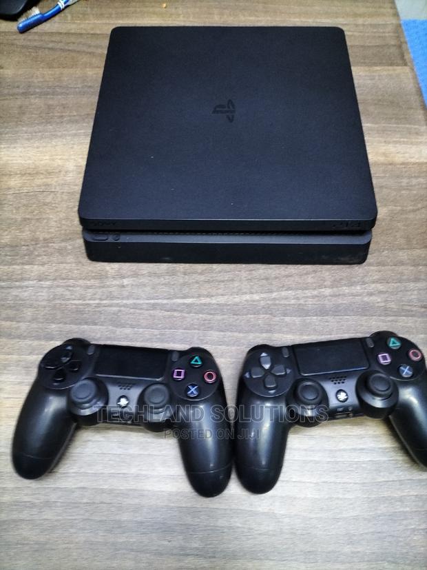 SONY Playstation 4 ,2pads