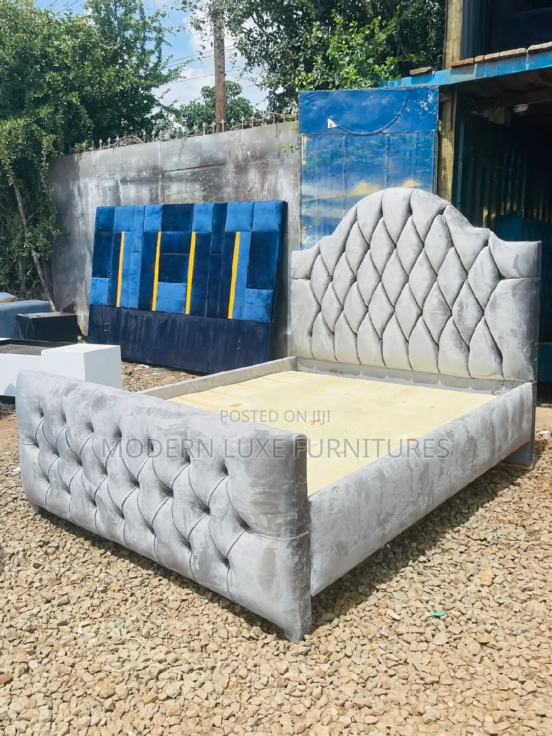 5/6 Bed/Tufted Bed