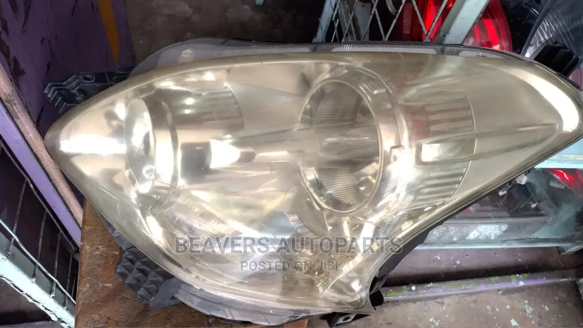 Ractis 2008 Headlight