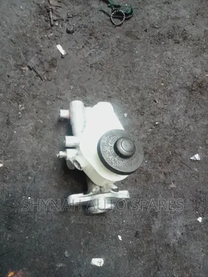 Double Piston Brake Master Cylinder Toyota Townace, Cruiser