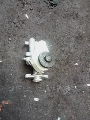 Double Piston Brake Master Cylinder Toyota Townace, Cruiser