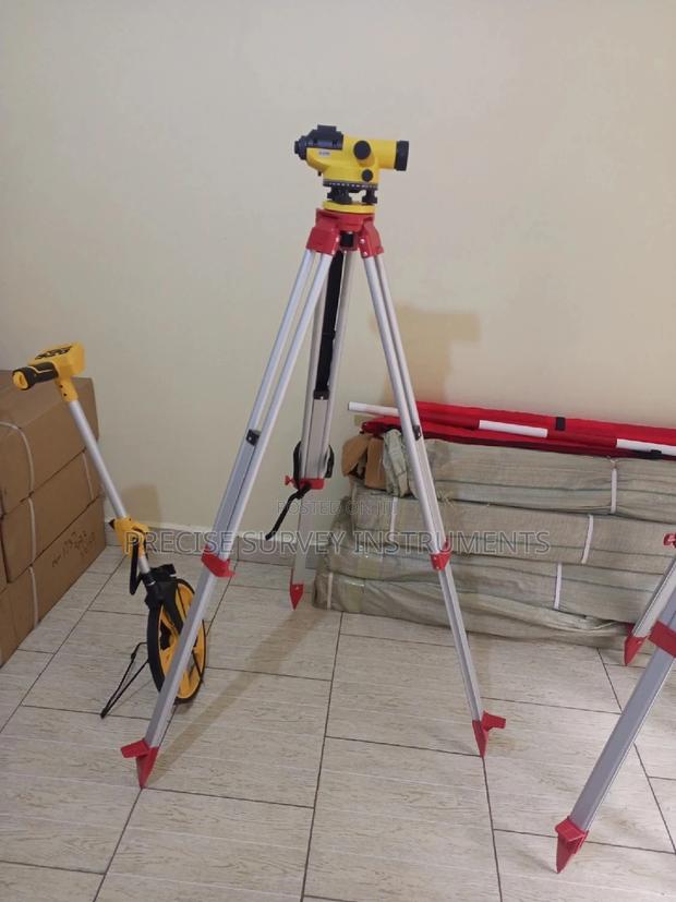 Dumpy Level ( Machine Head,5m Staff Tripod) - main view