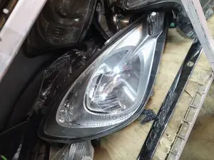 Honda Fit 2010 Headlights