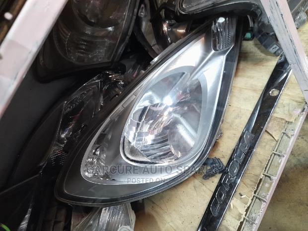 Honda Fit 2010 Headlights - thumbnail 2