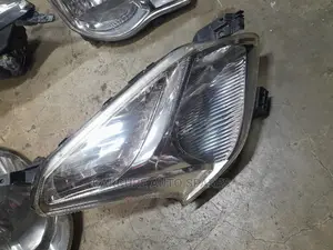 Toyota Ractis 2008 Headlights
