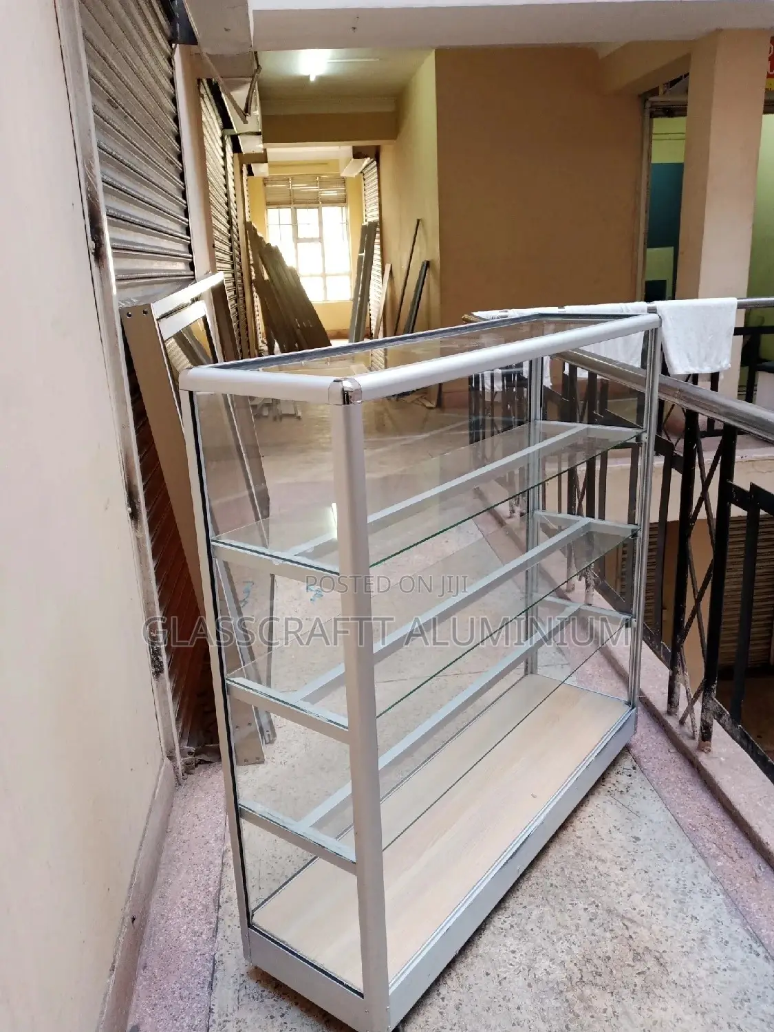 Aluminum Showcase